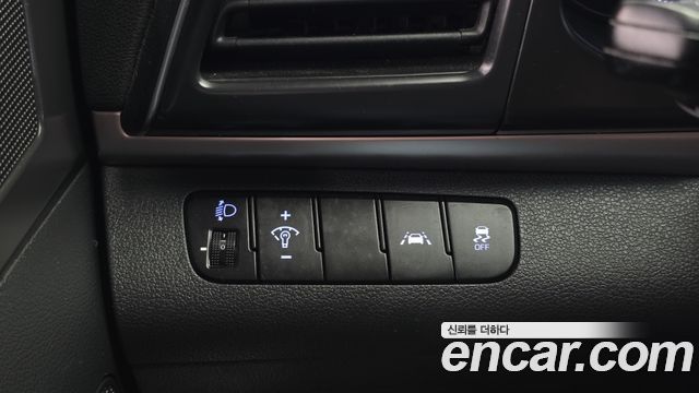 Hyundai AVANTE 2020 — photo 22