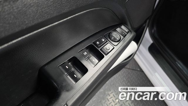 Hyundai AVANTE 2020 — photo 23