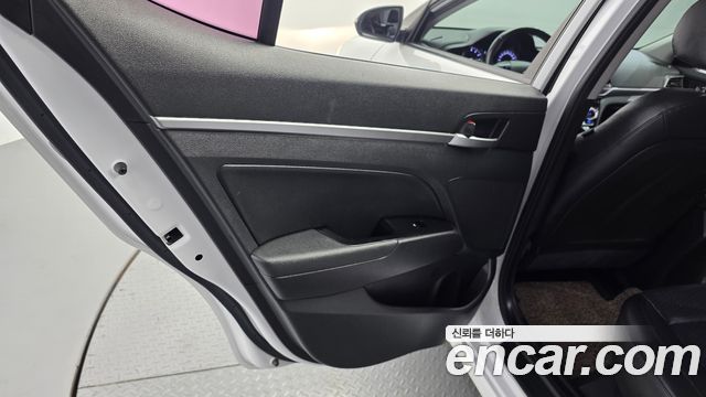 Hyundai AVANTE 2020 — photo 15