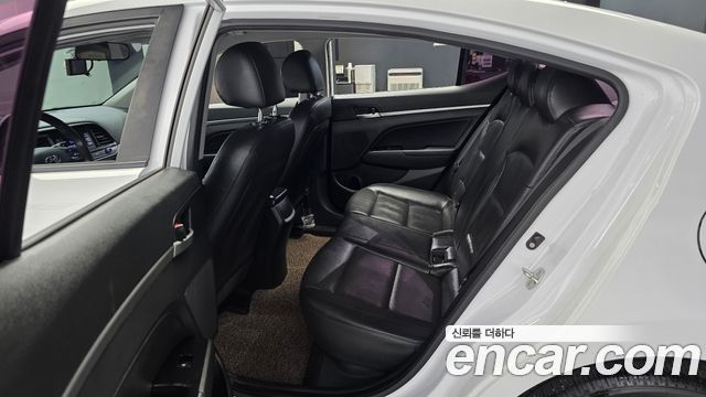 Hyundai AVANTE 2020 — photo 16