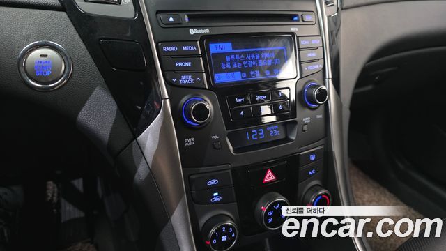 Hyundai Sonata 2013 — photo 19