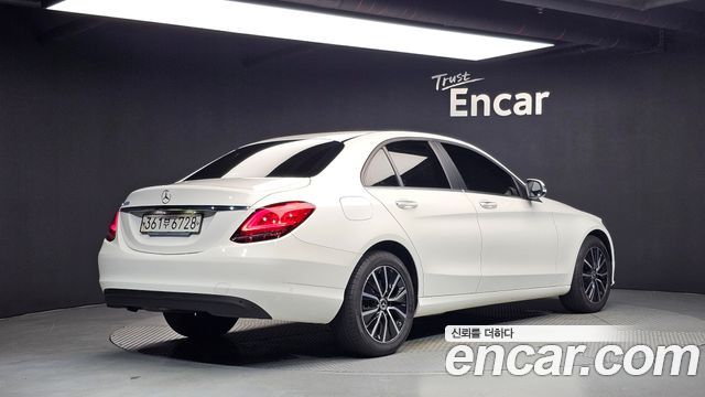 Mercedes-Benz C-Class 2019 — photo 2