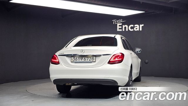 Mercedes-Benz C-Class 2019 — photo 4