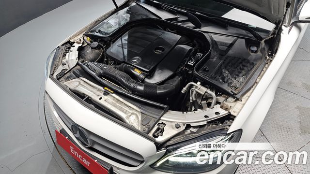 Mercedes-Benz C-Class 2019 — photo 6