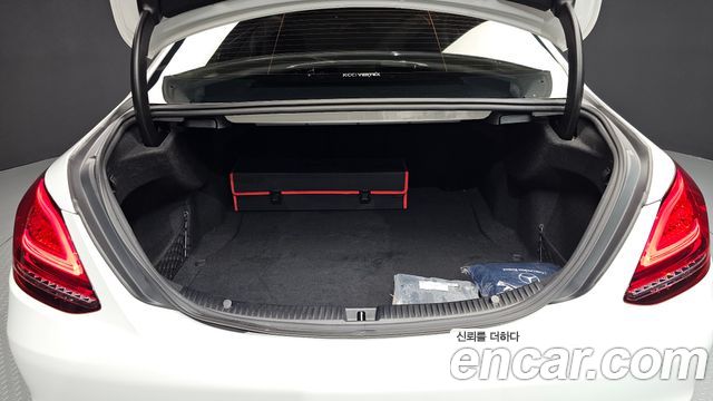 Mercedes-Benz C-Class 2019 — photo 20
