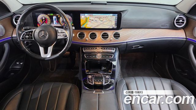 Mercedes-Benz E-Class 2019 — photo 10