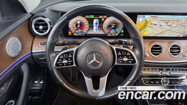 Mercedes-Benz E-Class 2019 — photo 19