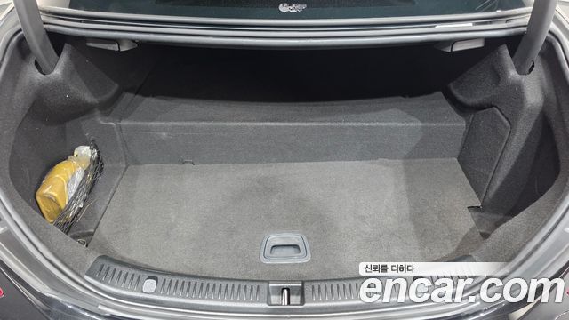 Mercedes-Benz E-Class 2019 — photo 25
