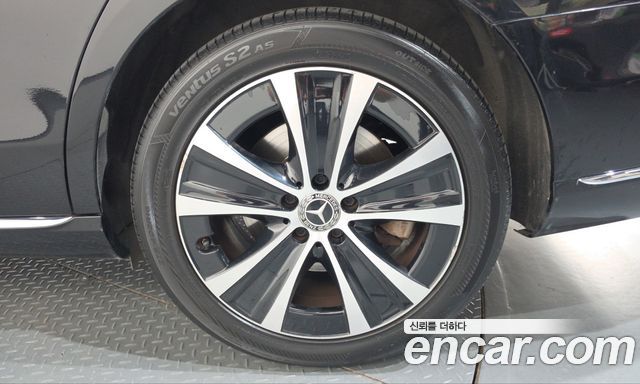 Mercedes-Benz E-Class 2019 — photo 7