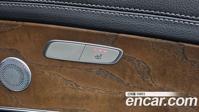 Mercedes-Benz E-Class 2019 — photo 33