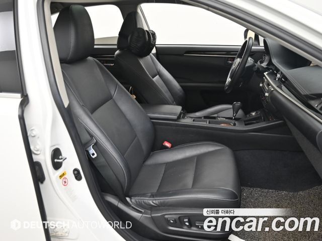 Lexus ES 2014 — photo 10