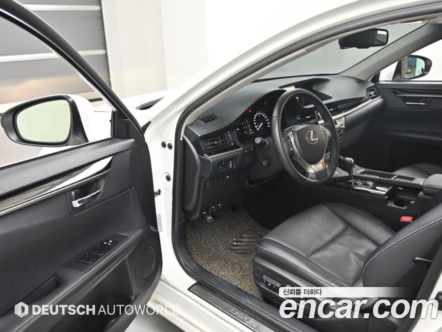 Lexus ES 2014 — photo 11