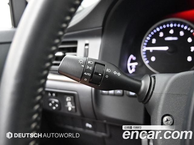 Lexus ES 2014 — photo 17