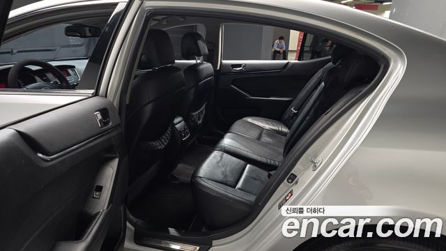 Kia K7 2011 — photo 17