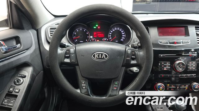 Kia K7 2011 — photo 19