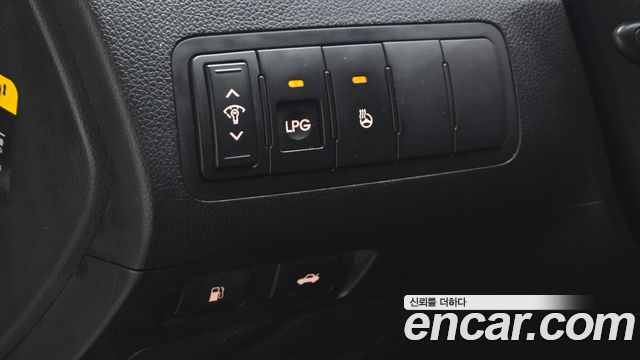 Kia K7 2011 — photo 21