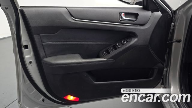 Kia K7 2011 — photo 14