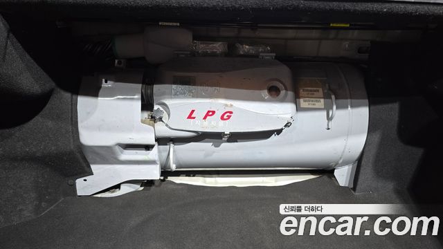 Kia K7 2011 — photo 28