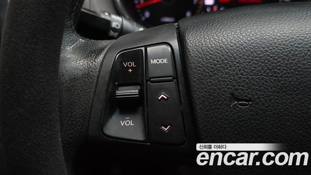 Kia K7 2011 — photo 32