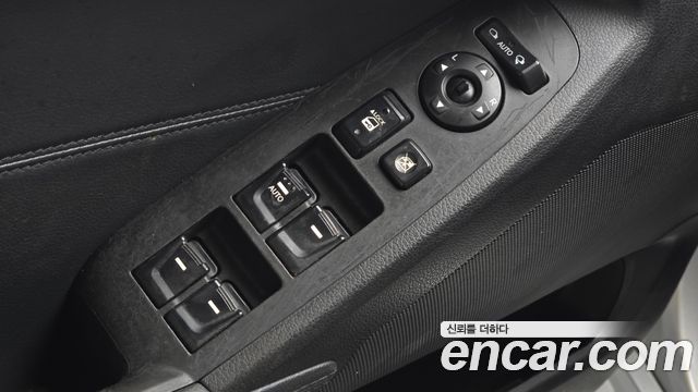 Kia K7 2011 — photo 33