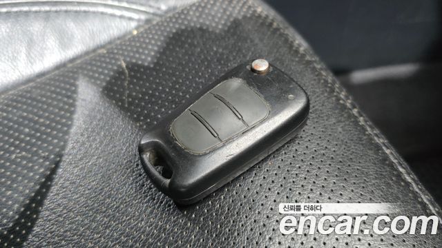Kia K7 2011 — photo 34