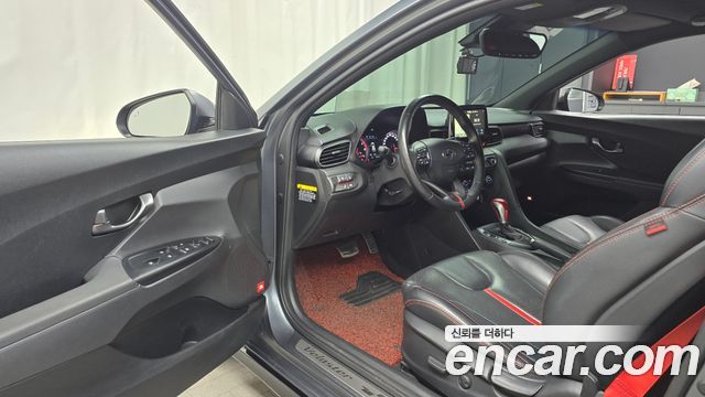 Hyundai Veloster 2019 — photo 13