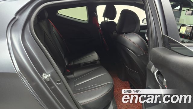 Hyundai Veloster 2019 — photo 17