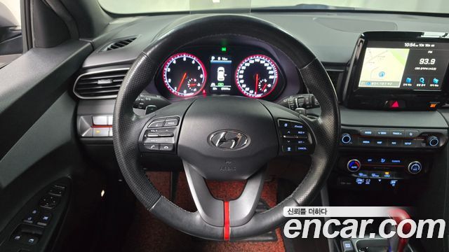Hyundai Veloster 2019 — photo 18