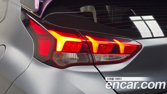Hyundai Veloster 2019 — photo 9