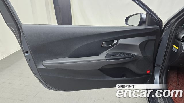 Hyundai Veloster 2019 — photo 14