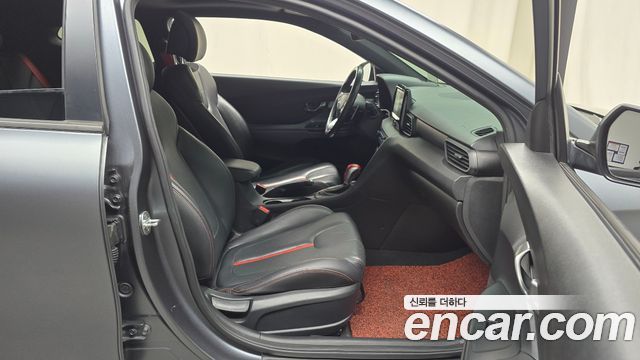 Hyundai Veloster 2019 — photo 16