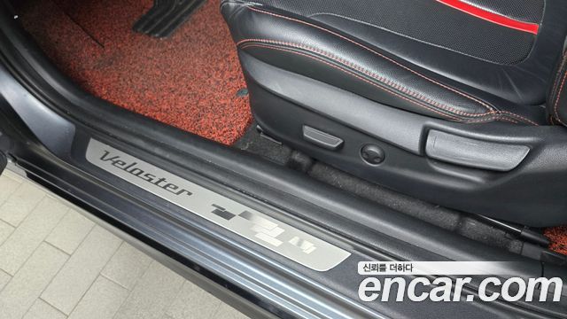 Hyundai Veloster 2019 — photo 27