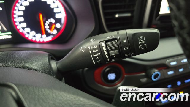 Hyundai Veloster 2019 — photo 29