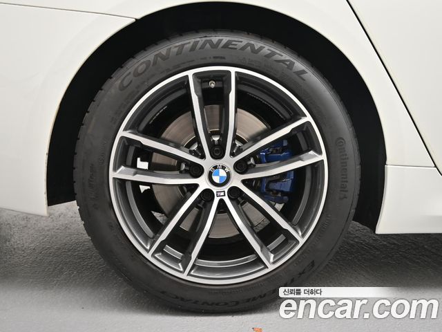 BMW 5-Series 2023 — photo 5