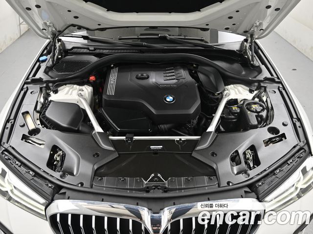 BMW 5-Series 2023 — photo 6