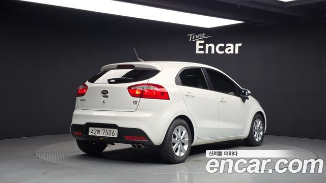 Kia pride 2014 — photo 2