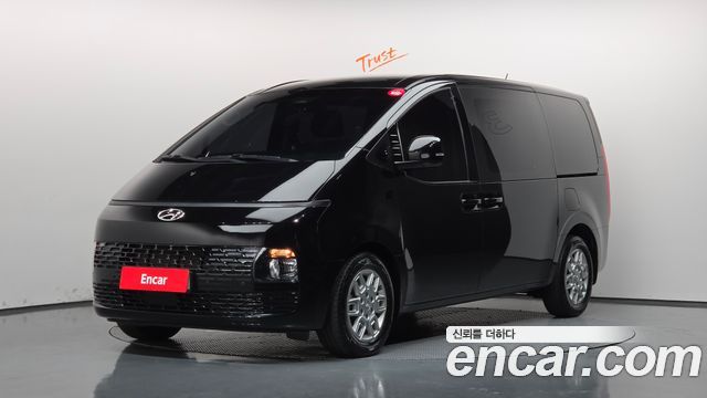 Hyundai Staria 2022 — photo 1