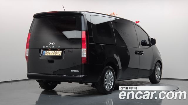 Hyundai Staria 2022 — photo 2