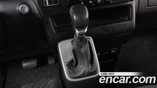 Hyundai Staria 2022 — photo 12