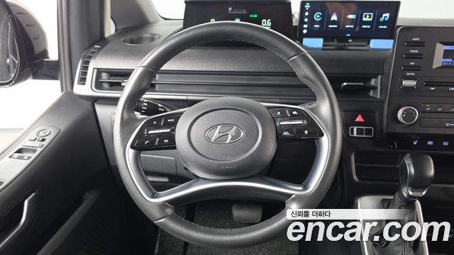 Hyundai Staria 2022 — photo 18