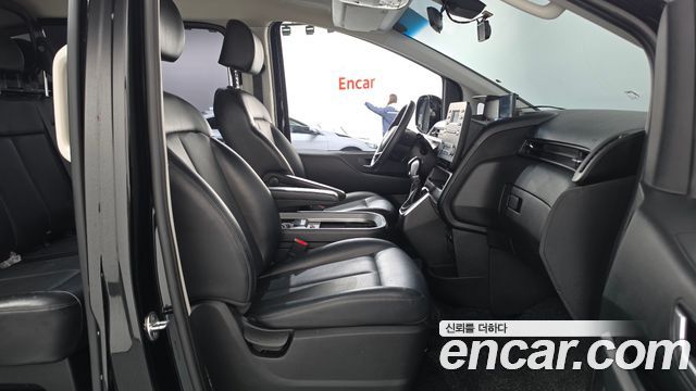 Hyundai Staria 2022 — photo 16
