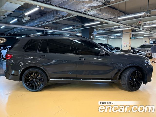 BMW X7 2022 — photo 3