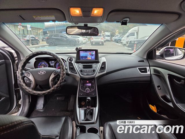 Hyundai AVANTE 2014 — photo 9
