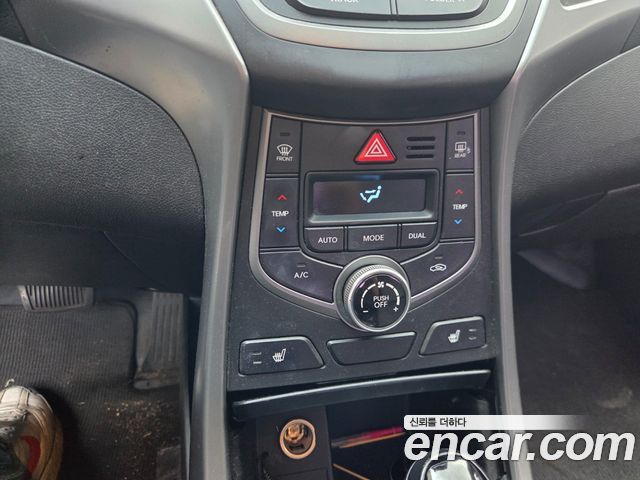 Hyundai AVANTE 2014 — photo 11
