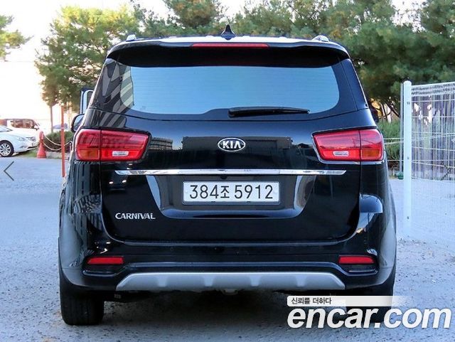 Kia Canival 2019 — photo 4