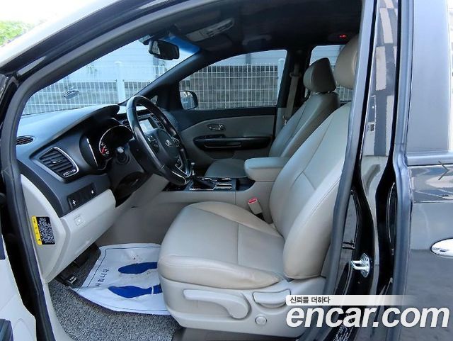 Kia Canival 2019 — photo 5
