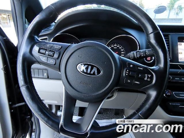 Kia Canival 2019 — photo 9