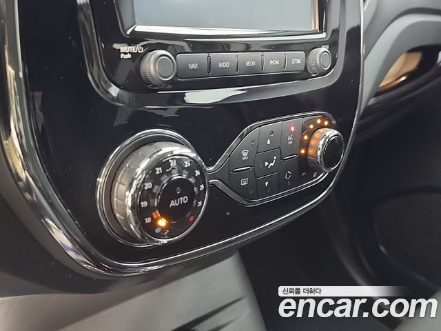 Renault Korea QM3 2014 — photo 14