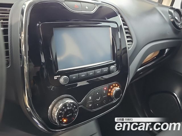 Renault Korea QM3 2014 — photo 15