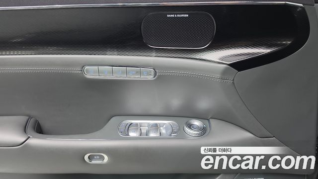 Genesis G90 2022 — photo 18